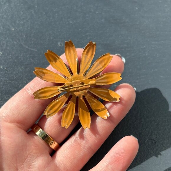 Mid-Century Resin Floral Brooch with Crystal Rhinestones - Picture 3 of 4